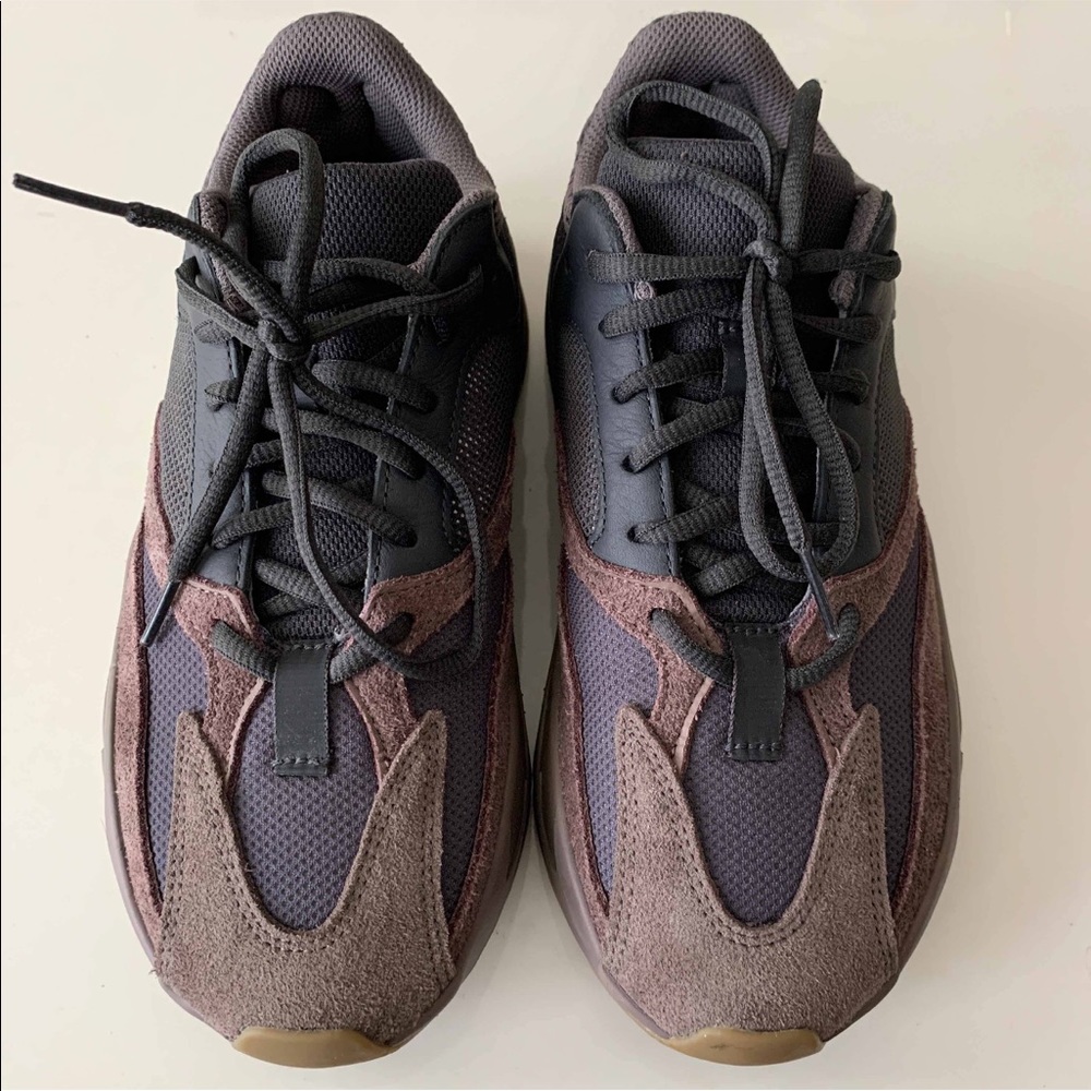 GOAT Verified YEEZY 700 Mauve